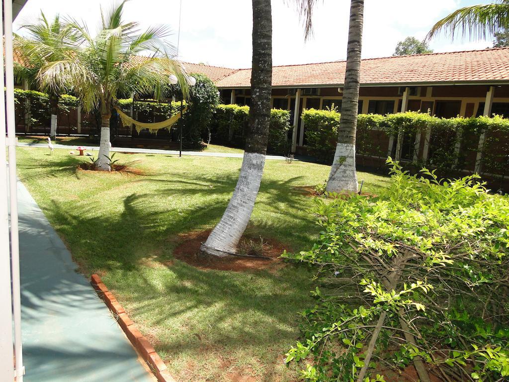 Hotel Pousada Vale Do Sol Em Pompeia Exterior photo
