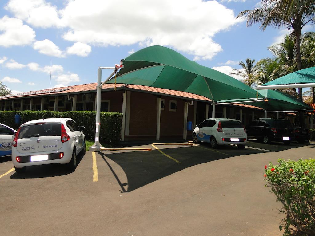 Hotel Pousada Vale Do Sol Em Pompeia Exterior photo
