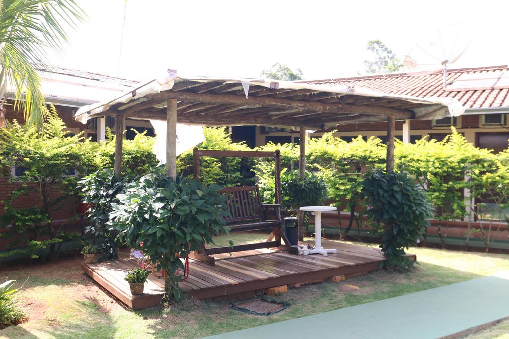 Hotel Pousada Vale Do Sol Em Pompeia Exterior photo
